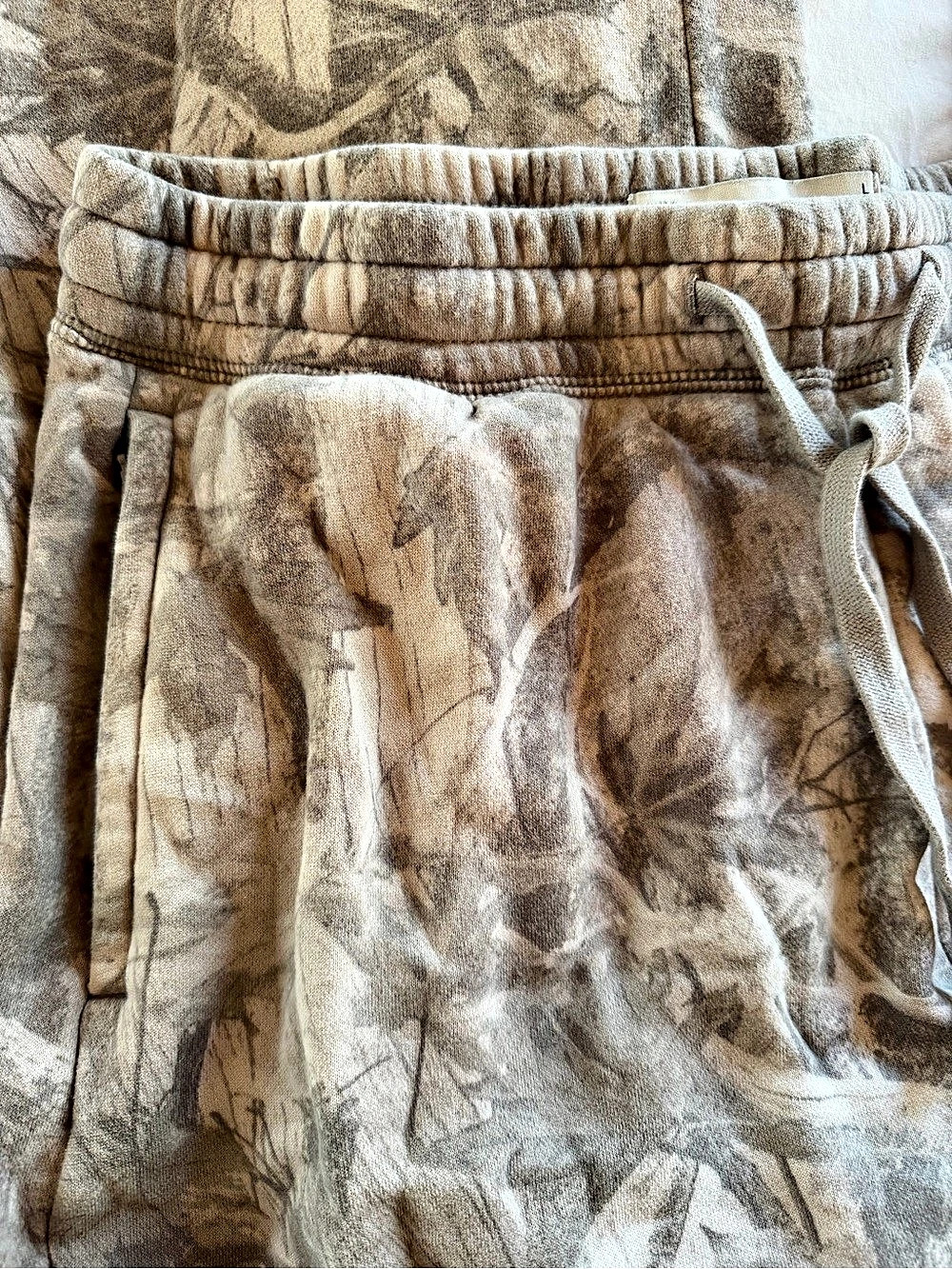 Hollister Abstract Jogger Pants in Brown & Cream Large